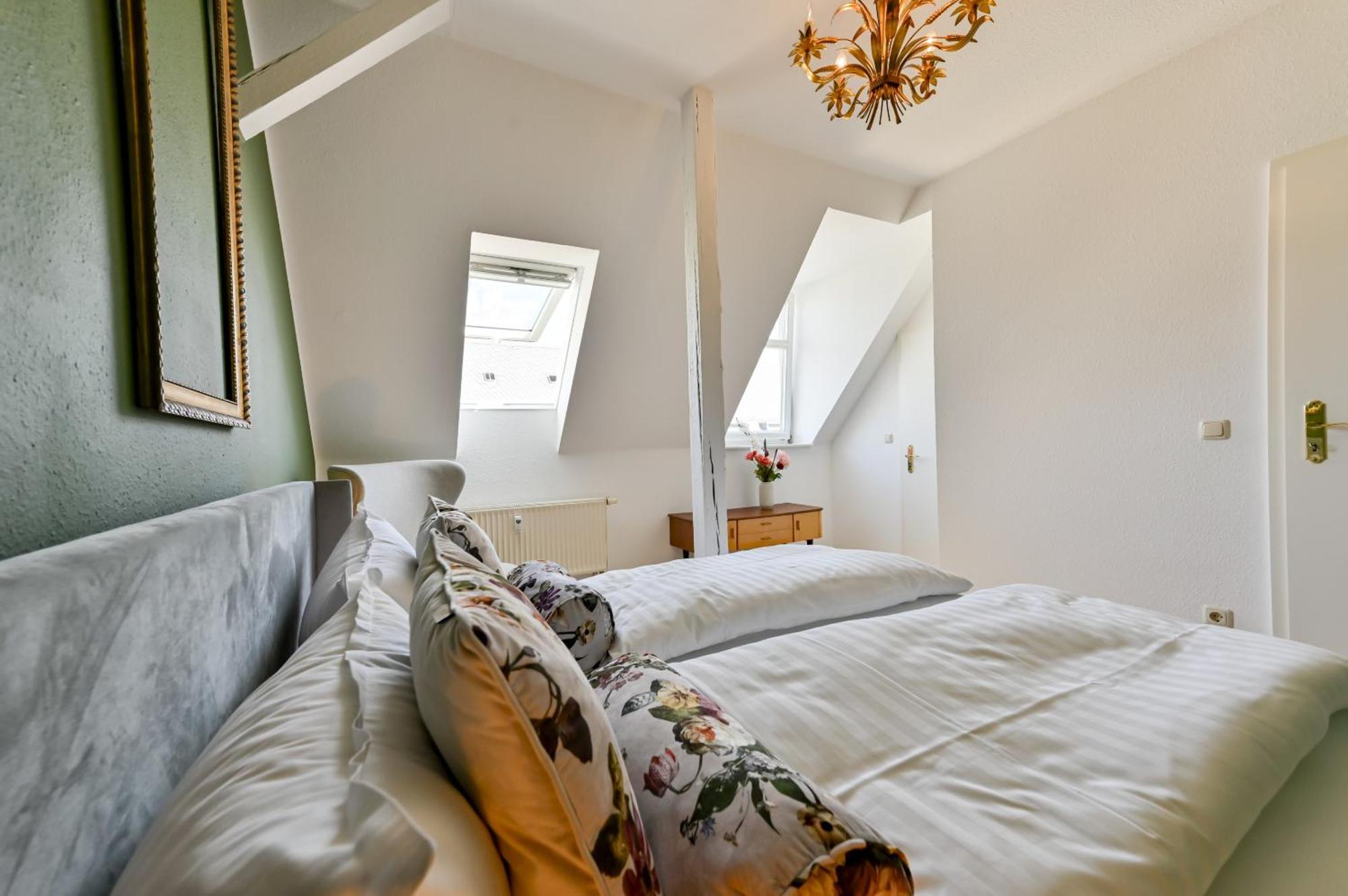 Premium Quartier Clara , Karl Und Fritz Auf Dem Kassberg Mit Eigenem Stellplatz Apartamento Chemnitz Quarto foto