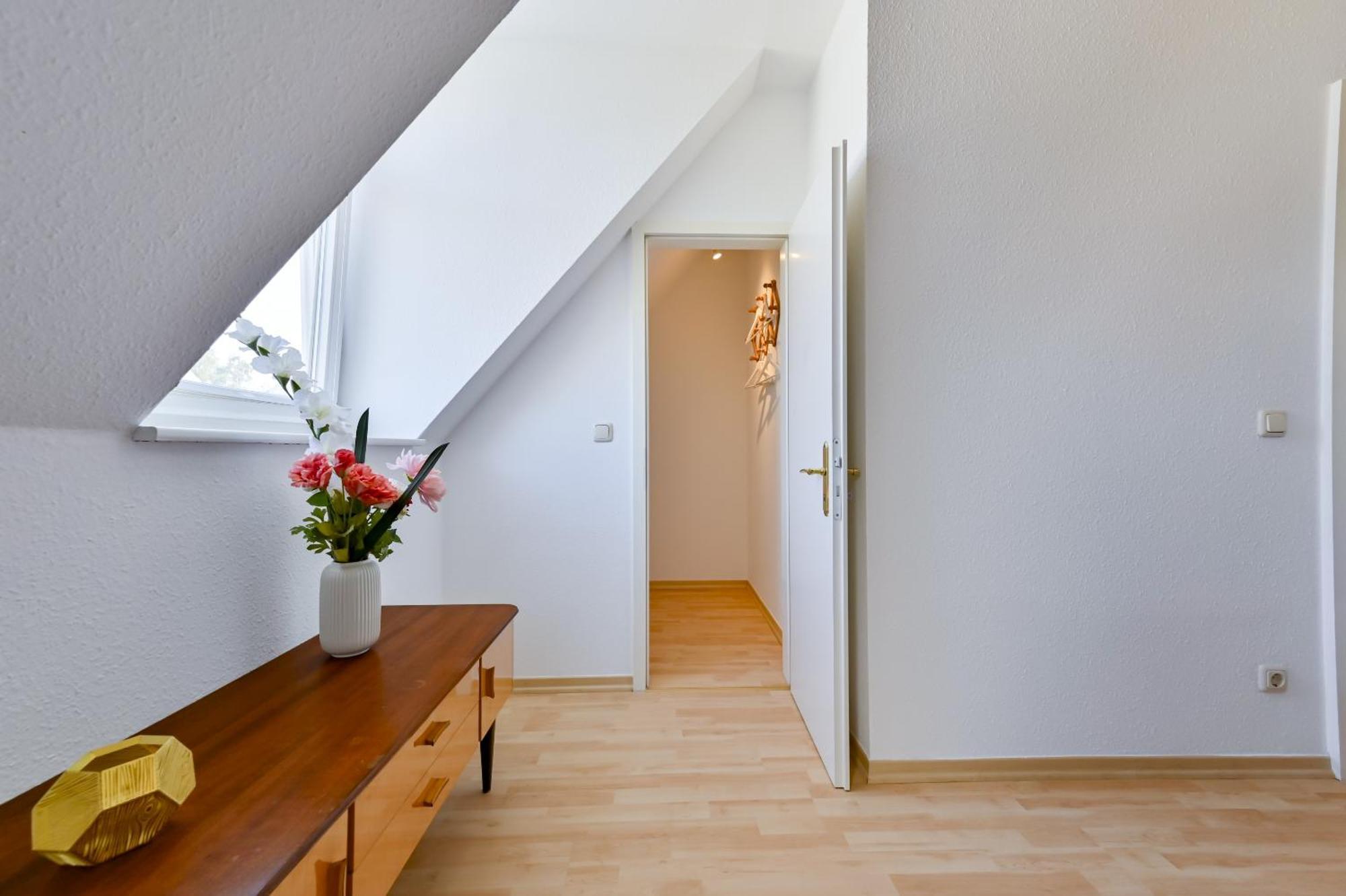 Premium Quartier Clara , Karl Und Fritz Auf Dem Kassberg Mit Eigenem Stellplatz Apartamento Chemnitz Quarto foto